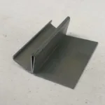 [171596] Opresor de Lamina Galvanizada Cal. 18 70mm de Largo y 28.4mm de Altura, KR-18 a 180°